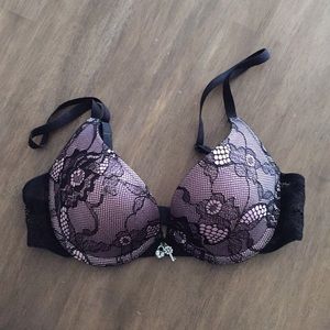 Victoria’s Secret lace bra 32A